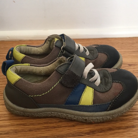 Children Place boots size 8, Kai size 10 sneakers - Picture 6 of 6